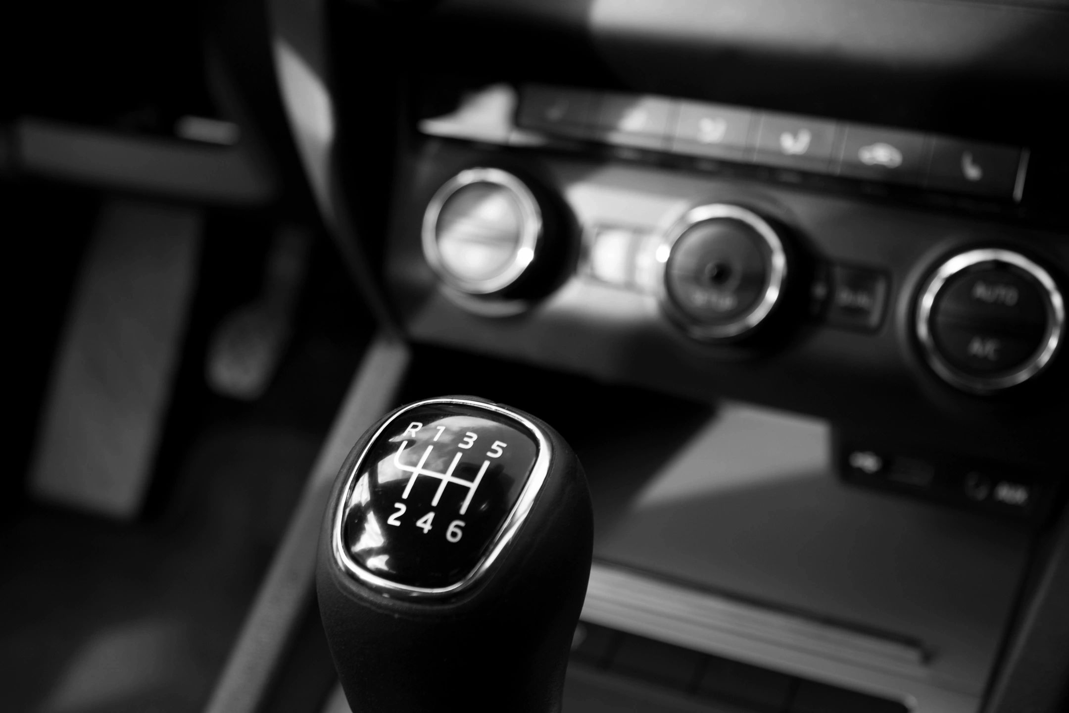 Analysis Of Global EV Sales Growth And Their Impact On The Oil Market (2024-2030)
